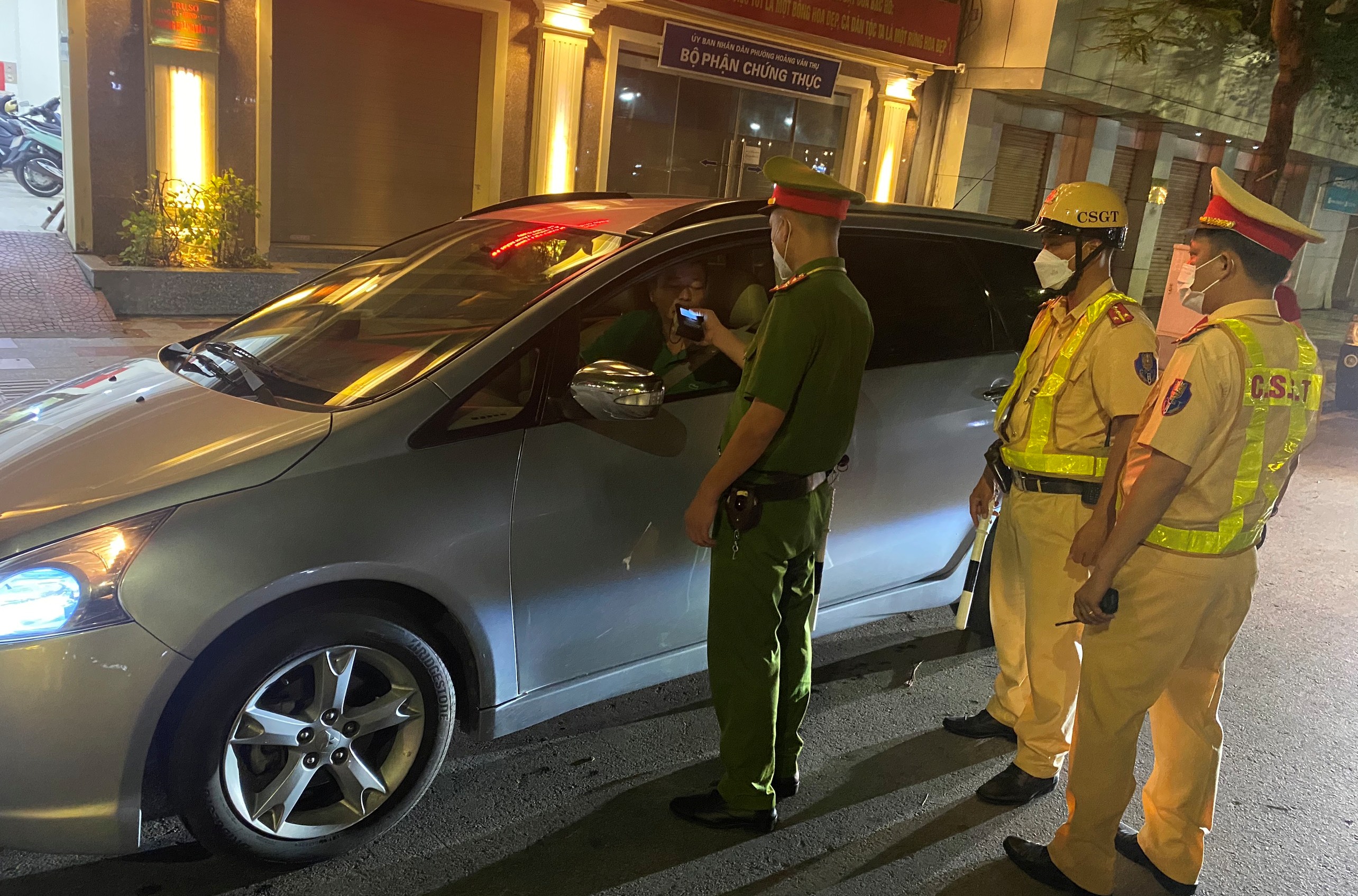 Cơ quan CSĐT Công an quận Hồng Bàng tìm người dân chứng kiến hoặc biết thông tin liên quan đến vụ va chạm giao thông